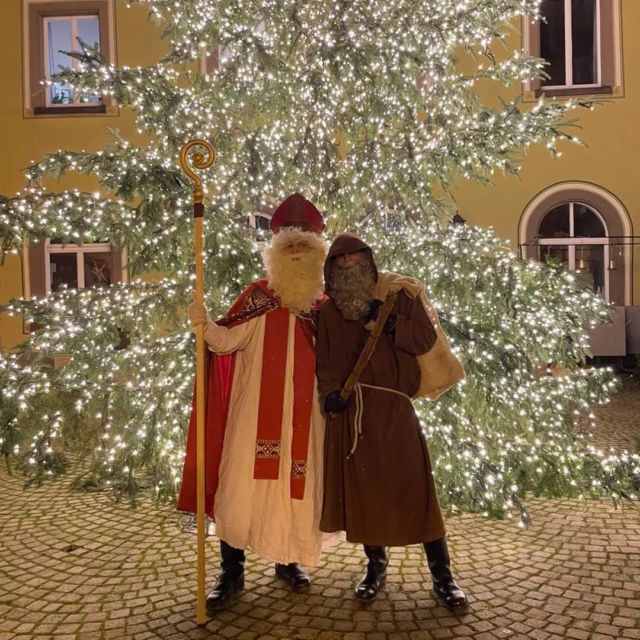 Die letzten zwei Tage konnten wir mit unseren traditionellen Nikolausbesuchen wieder ganz viele Kinder glücklich machen 🔔 🎁

Vielen Dank an alle Familien, die uns so herzlich empfangen haben 🌟

#nikolaus #ruprecht #dpsg #ehrenamt #kinder #tradition #leuchtendeaugen #geschenke #jedentageinegutetat